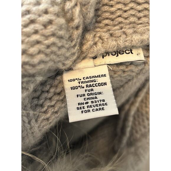 The Cashmere Project Poncho Womens Medium Gray Hooded Pure Cashmere Racoon Fur - Picture 7 of 7